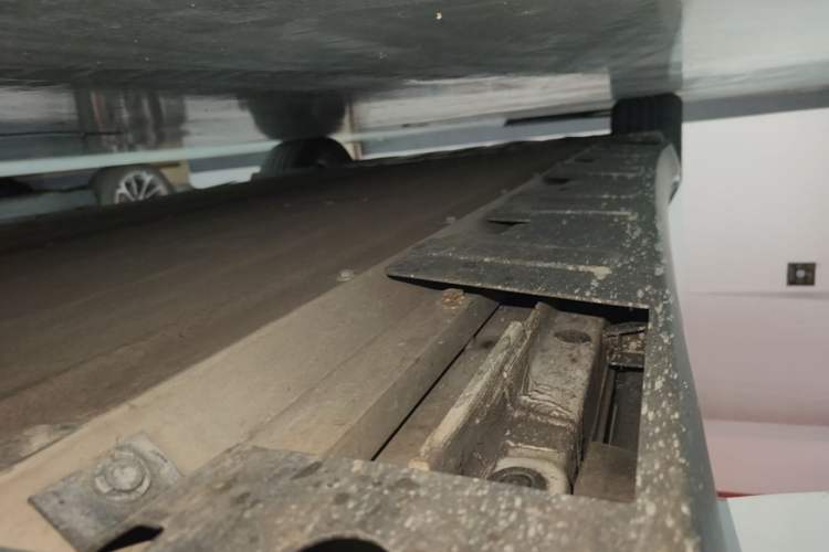 Used XPeng P7 2023 586E Right Side Sill