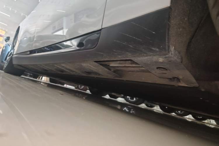 Used XPeng P7 2023 P7i 702 Pro Right Side Sill