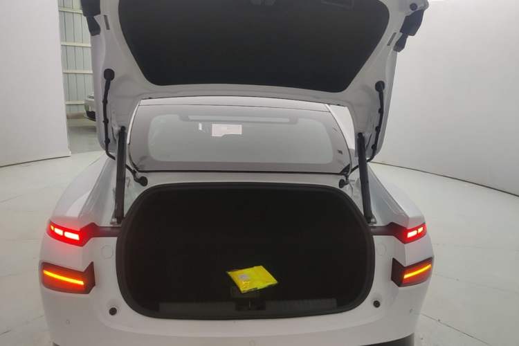 Used XPeng P7 2023 P7i 702 Max Trunk