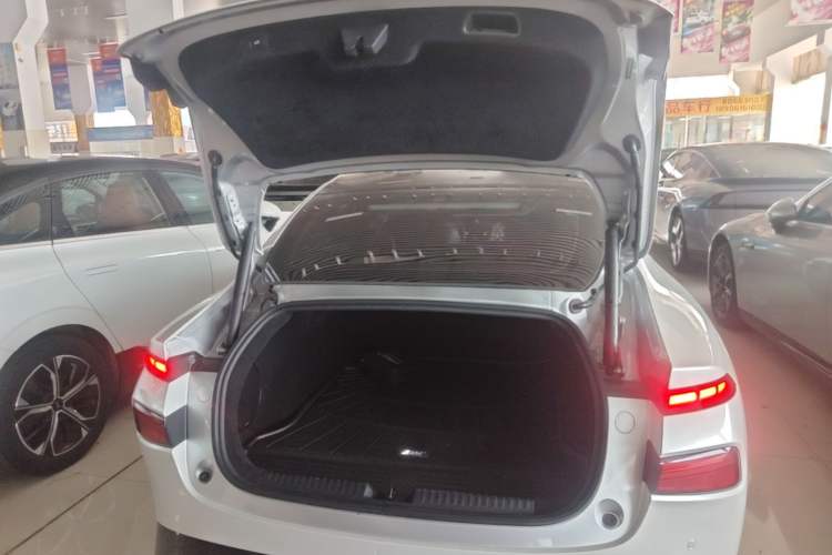 Used XPeng P7 2023 P7i 702 Pro Trunk
