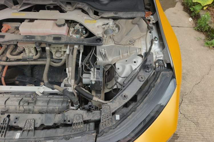 Used XPeng P7 2023 P7i 702 Pro Engine Bay Left