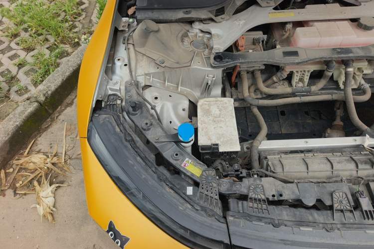 Used XPeng P7 2023 P7i 702 Pro Engine Bay Right