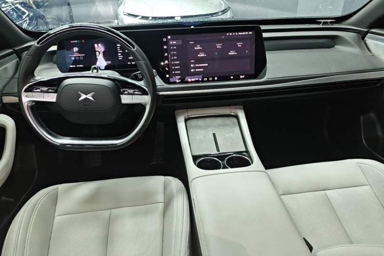 Used XPeng P7 2024 P7i 550 Max Center Console