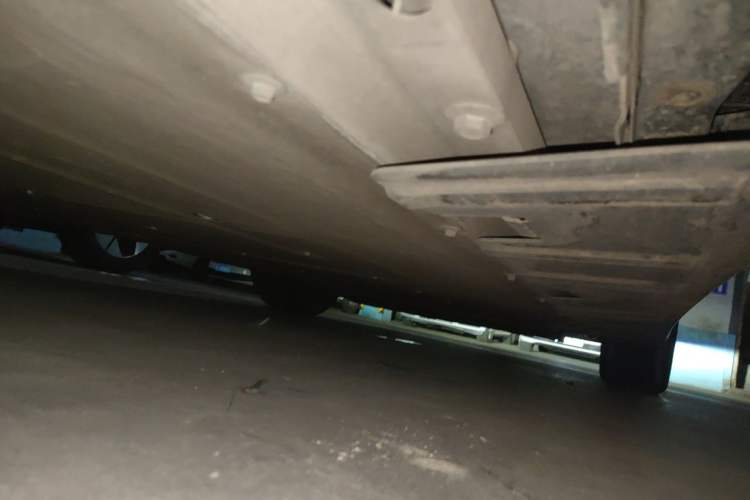 Used XPeng P7 2024 P7i 550 Pro Chassis Rear Right