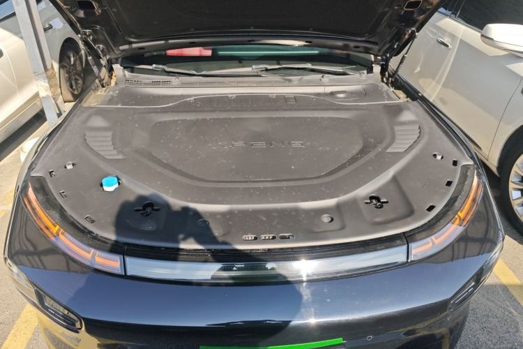 Used XPeng P7 2024 P7i 550 Pro Engine Bay