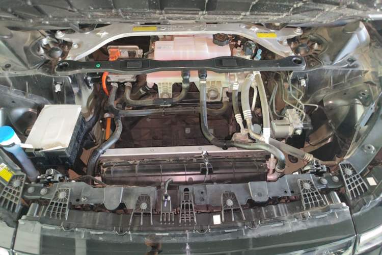 Used XPeng P7 2024 P7i 550 Pro Engine Bay