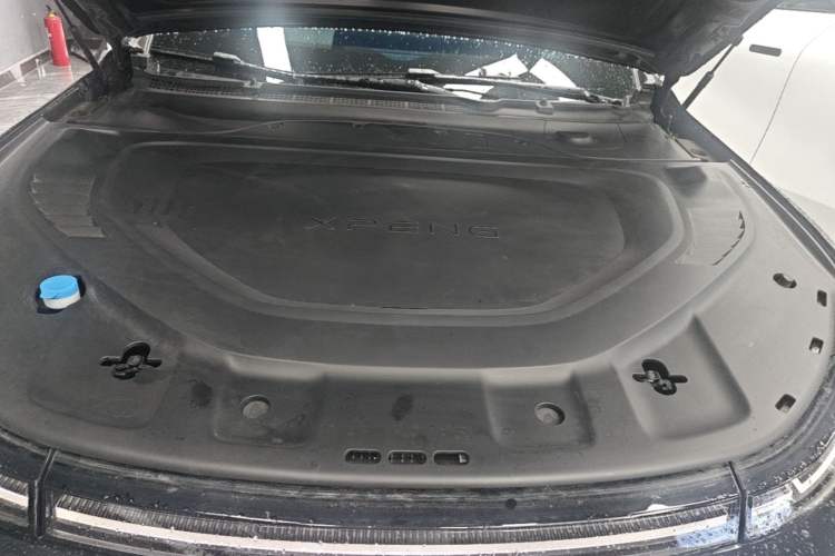 Used XPeng P7 2024 P7i 550 Max Engine Bay