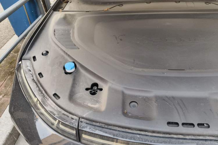 Used XPeng P7 2024 P7i 550 Pro Engine Bay Right