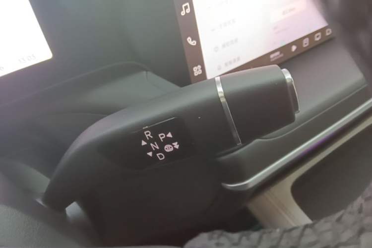 Used XPeng P7 2024 P7i 550 Pro Gear Lever