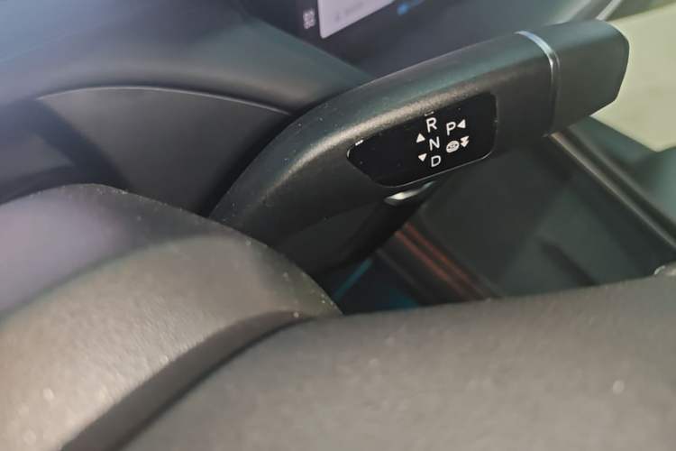 Used XPeng P7 2024 P7i 550 Pro Gear Lever