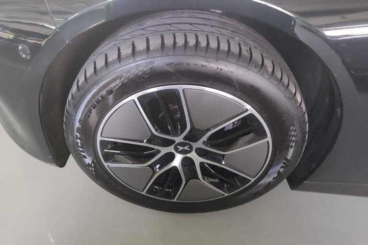 Used XPeng P7 2024 P7i 550 Pro Left Front Wheel Hub