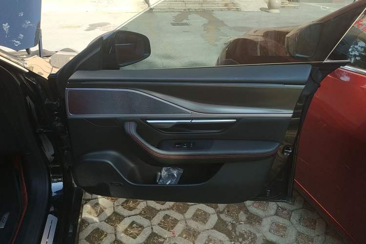 Used XPeng P7 2024 P7i 550 Max Right Front Door Interior
