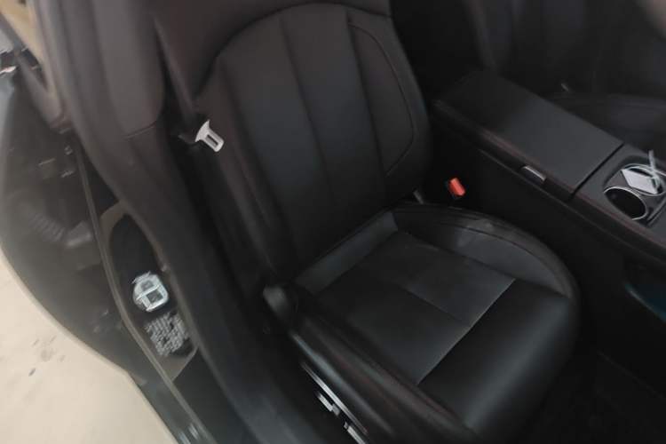 Used XPeng P7 2024 P7i 550 Pro Right Front Seat