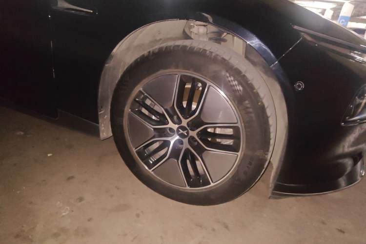 Used XPeng P7 2024 P7i 550 Pro Right Front Wheel Hub