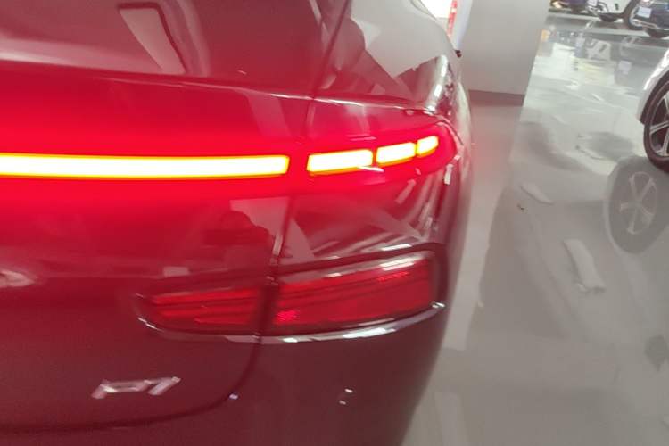Used XPeng P7 2024 P7i 550 Pro Right Rear Taillight