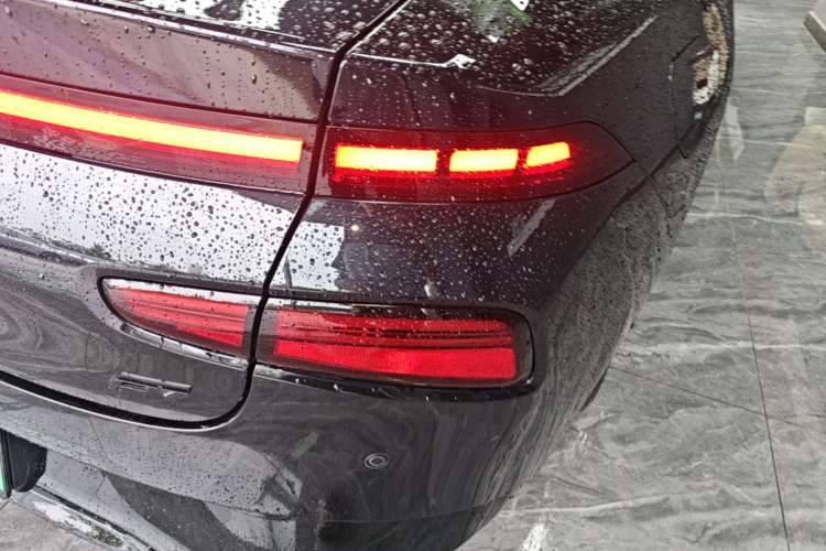 Used XPeng P7 2024 P7i 550 Max Right Rear Taillight