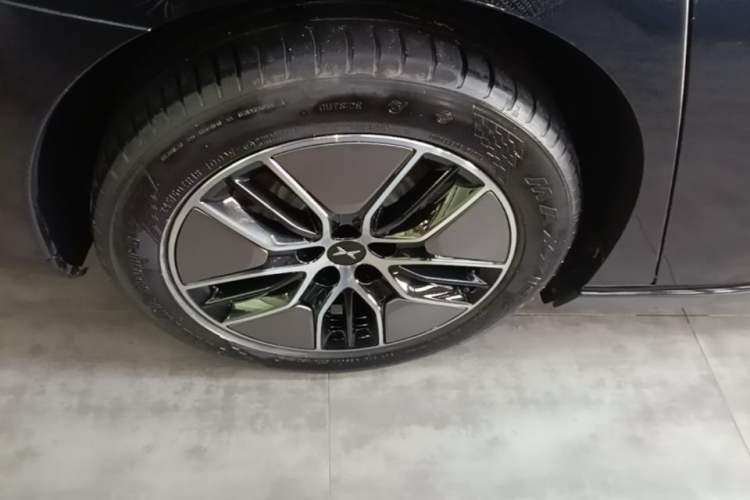 Used XPeng P7 2024 P7i 550 Pro Right Rear Wheel Hub