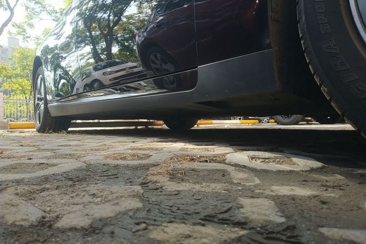 Used XPeng P7 2024 P7i 550 Max Right Side Sill