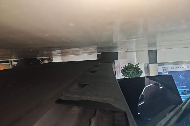 Used XPeng P7 2024 P7i 550 Pro Right Side Sill