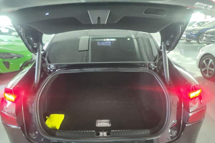 Used XPeng P7 2024 P7i 550 Pro Trunk