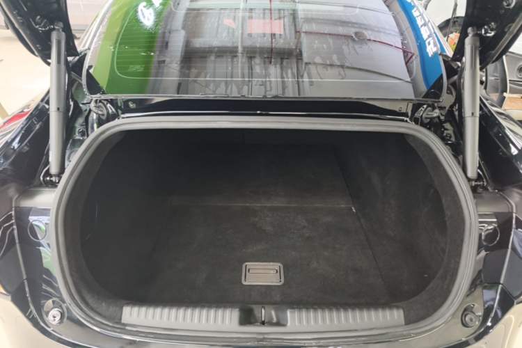 Used XPeng P7 2024 P7i 550 Pro Trunk