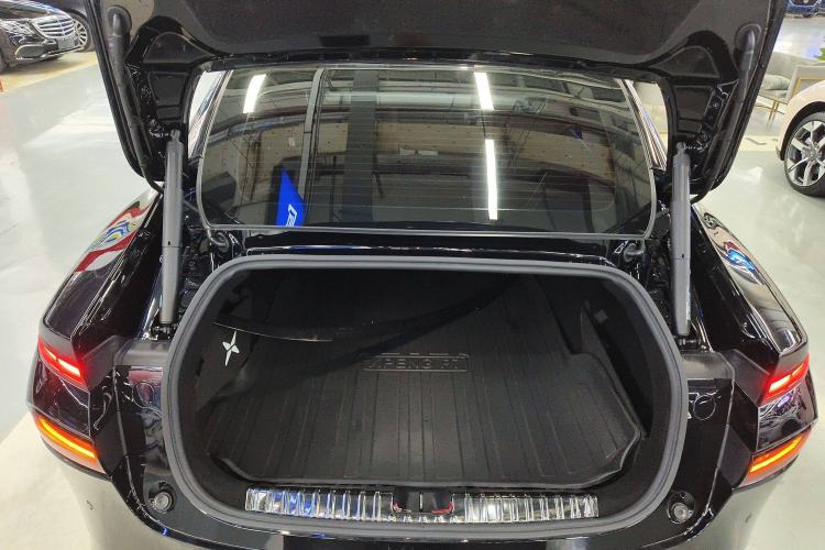 Used XPeng P7 2024 P7i 550 Max Trunk