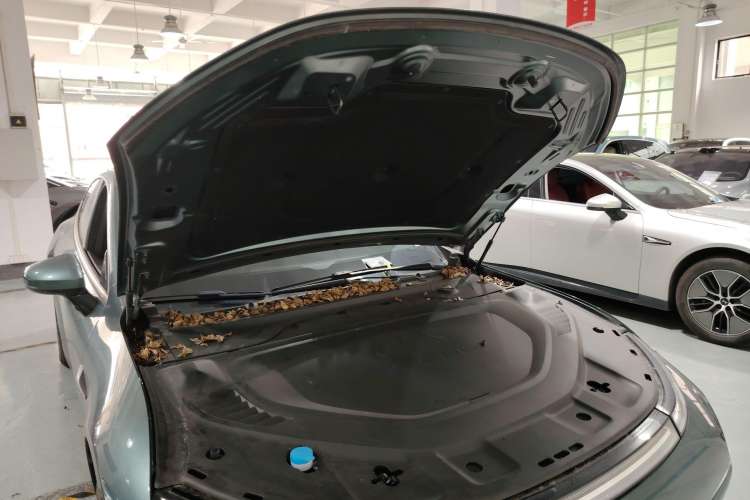 Used XPeng P7 2024 P7i 550 Pro Engine Bay