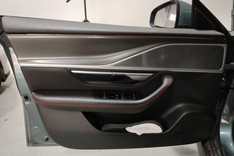 Used XPeng P7 2024 P7i 550 Pro Left Front Door Interior