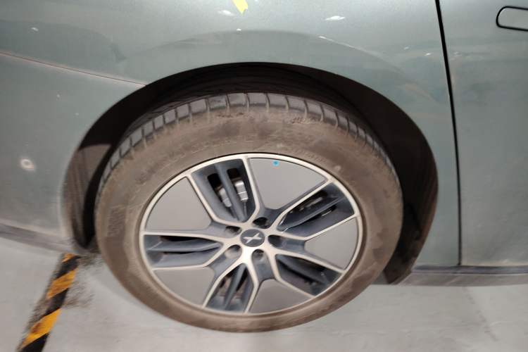 Used XPeng P7 2024 P7i 550 Pro Right Rear Wheel Hub