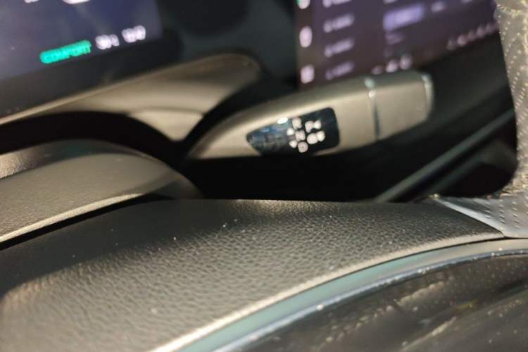 Used XPeng P7 2024 P7i 702 Max Pengyi Edition Gear Lever