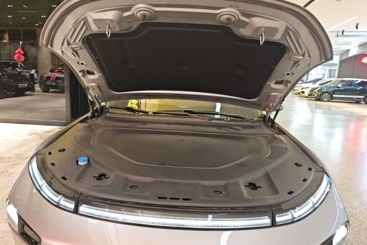 Used XPeng P7 2024 P7i 550 Max Engine Bay