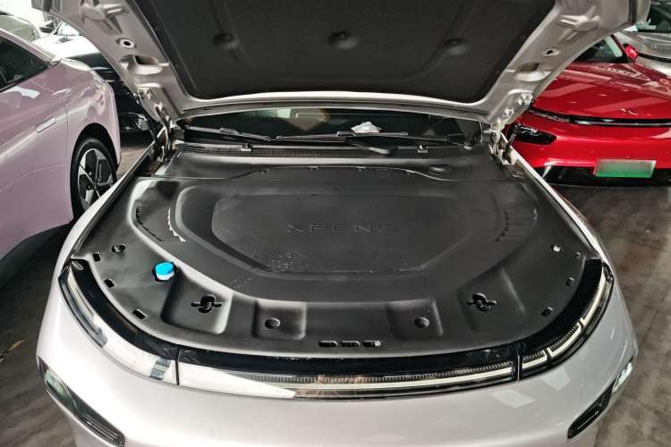 Used XPeng P7 2024 P7i 550 Max Engine Bay