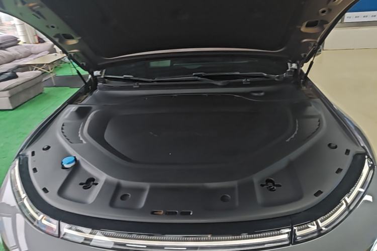 Used XPeng P7 2024 P7i 550 Max Engine Bay