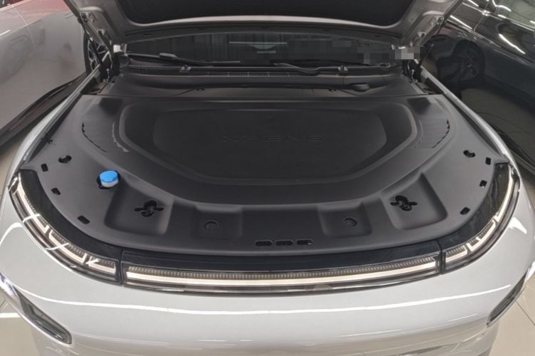 Used XPeng P7 2024 P7i 550 Pro Engine Bay