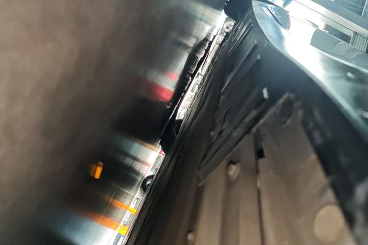 Used XPeng P7 2024 P7i 550 Max Left Side Sill