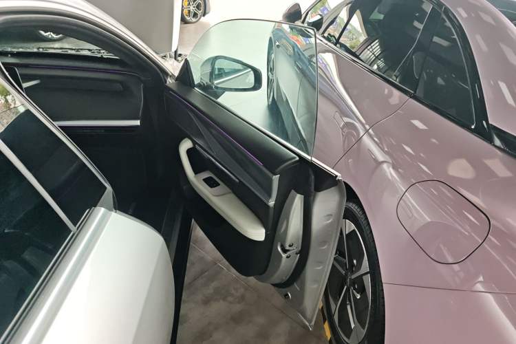 Used XPeng P7 2024 P7i 550 Max Right Front Door Interior