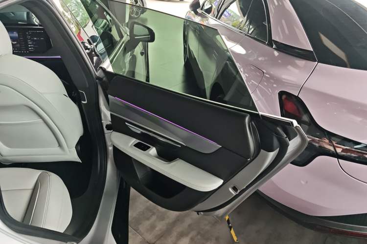 Used XPeng P7 2024 P7i 550 Max Right Rear Door Interior