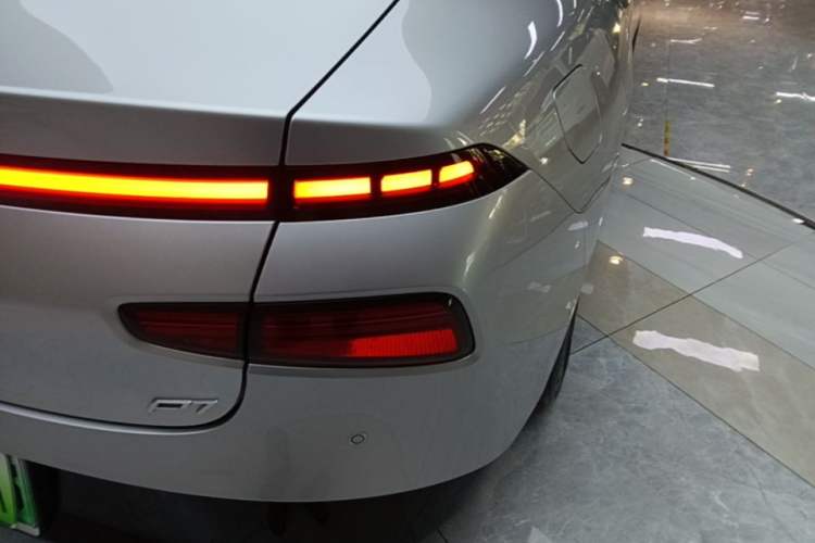Used XPeng P7 2024 P7i 550 Pro Right Rear Taillight