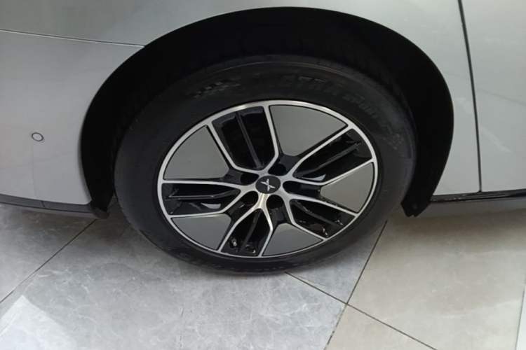 Used XPeng P7 2024 P7i 550 Pro Right Rear Wheel Hub