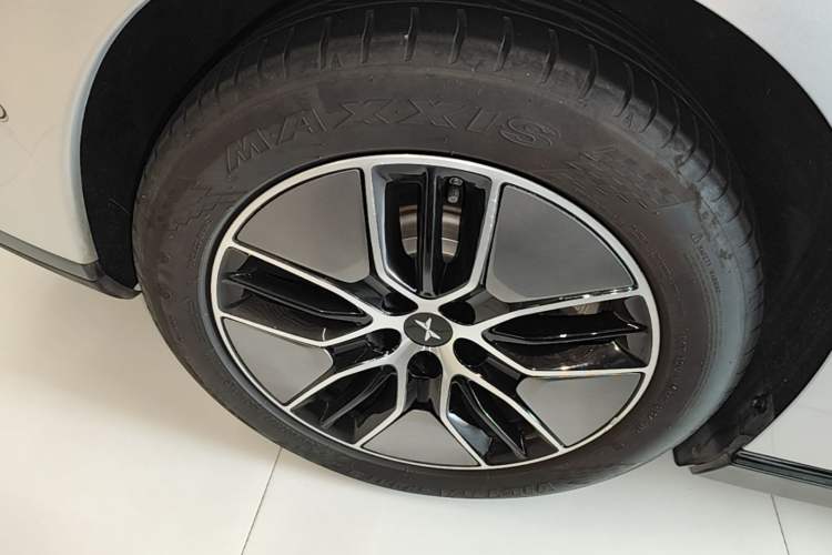 Used XPeng P7 2024 P7i 550 Pro Right Rear Wheel Hub