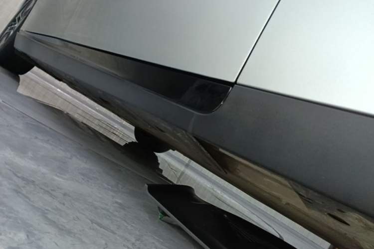 Used XPeng P7 2024 P7i 550 Pro Right Side Sill