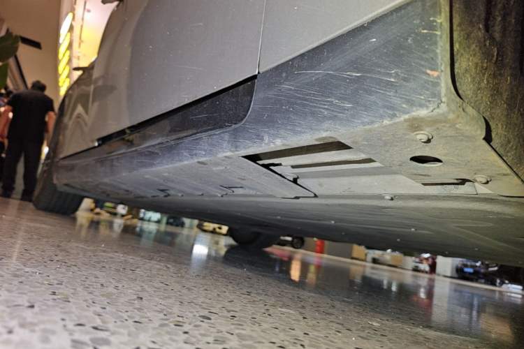 Used XPeng P7 2024 P7i 550 Max Right Side Sill