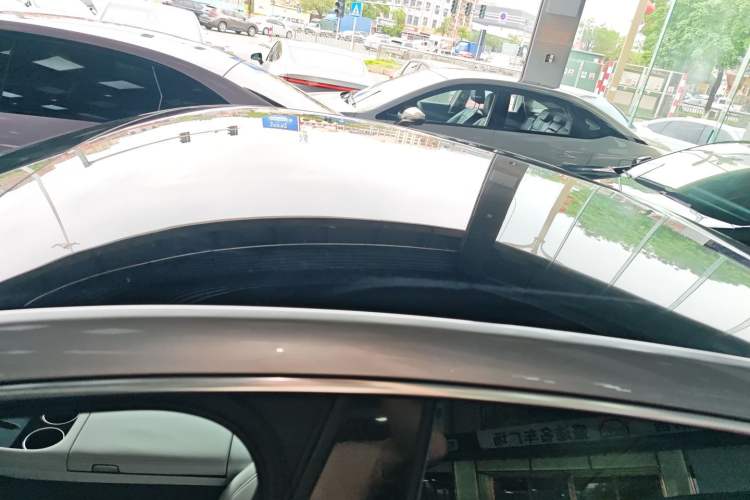 Used XPeng P7 2024 P7i 550 Max Roof