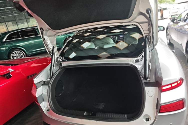 Used XPeng P7 2024 P7i 550 Max Trunk