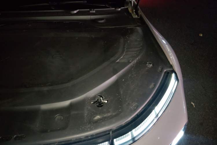 Used XPeng P7 2024 P7i 702 Max Pengyi Edition Engine Bay Left