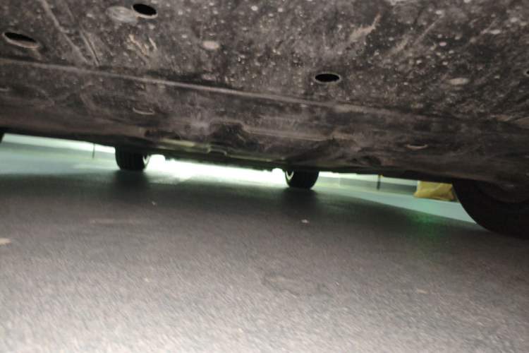 Used XPeng P7 2024 P7i 550 Max Chassis Rear
