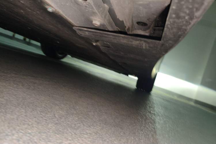 Used XPeng P7 2024 P7i 550 Max Chassis Rear Right