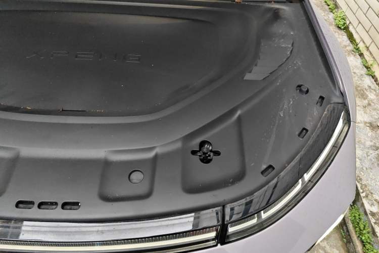 Used XPeng P7 2024 P7i 702 Max Pengyi Edition Engine Bay Left