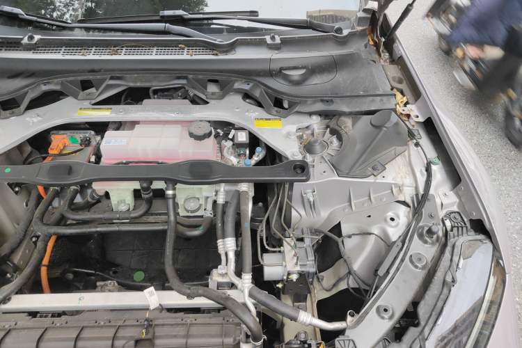 Used XPeng P7 2024 P7i 702 Max Pengyi Edition Engine Bay Left