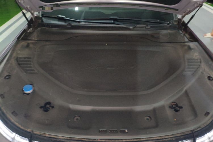 Used XPeng P7 2024 P7i 550 Max Engine Bay